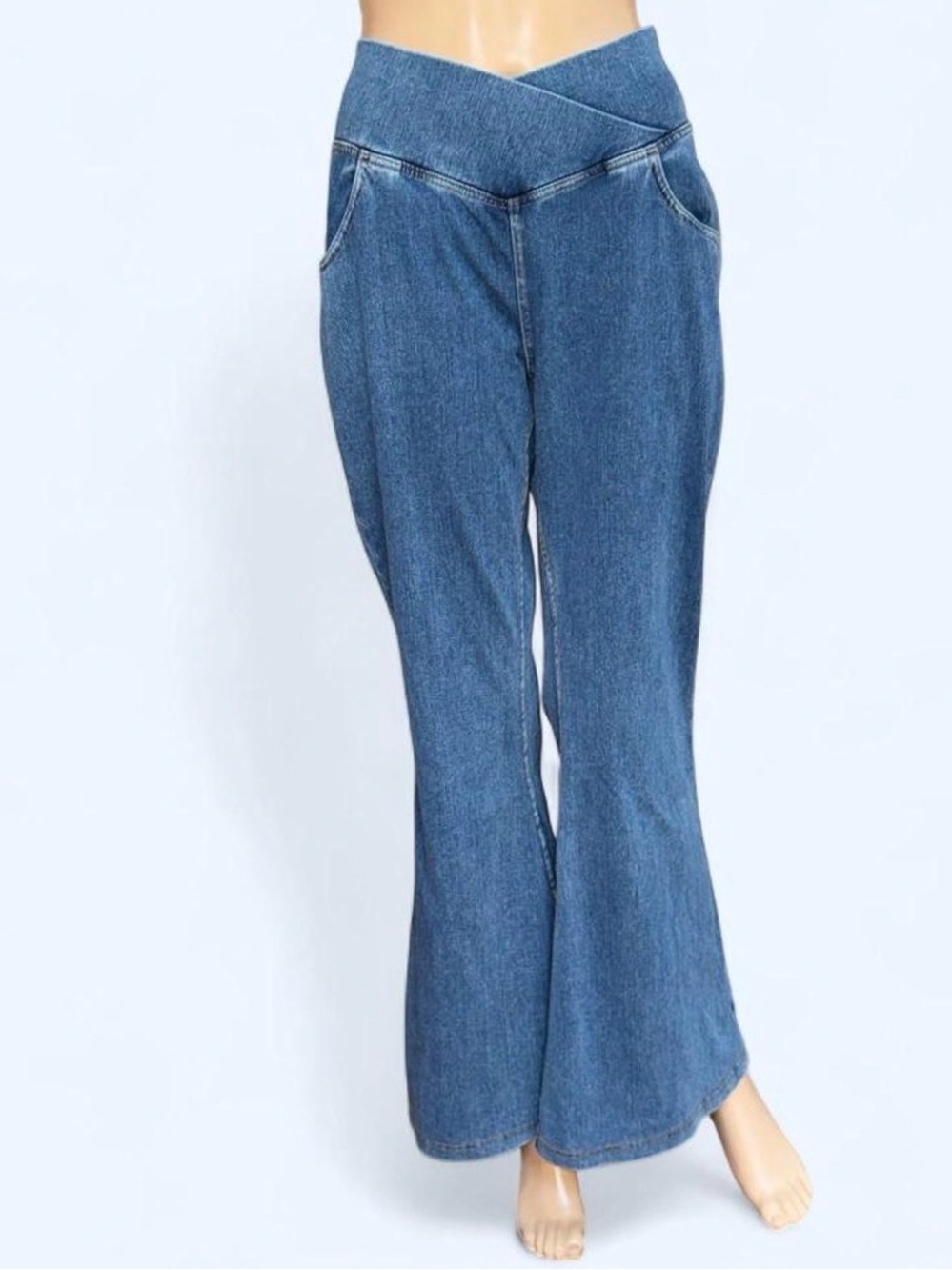 Halara Women's Flared Jeans - NWT
